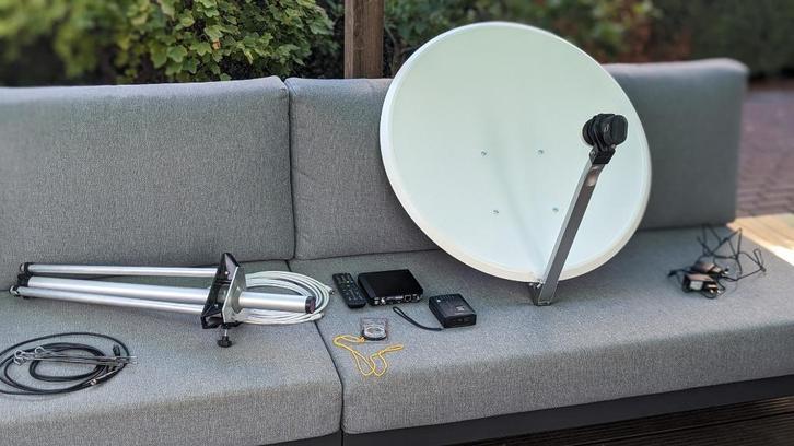 Te koop camping schotelset, Audio, Tv en Foto, Schotelantennes, Zo goed als nieuw, (Schotel)antenne, Overige merken, Ophalen of Verzenden