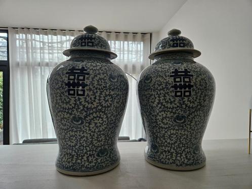 Twee prachtige grote chinese dekselvazen., Antiek en Kunst, Antiek | Vazen, Ophalen