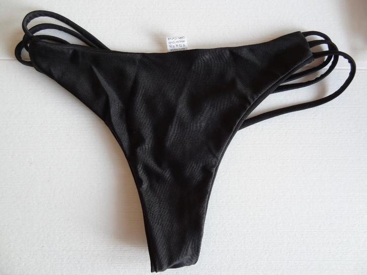 NIEUW! Stringbikini Broekje Maat S Zwart >Snelle Verzending!, Kleding | Dames, Badmode en Zwemkleding, Nieuw, Bikini, Zwart, Ophalen of Verzenden