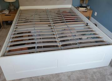 Ikea Brimnes bedframe met lades en lattenbodems - afbeelding 1