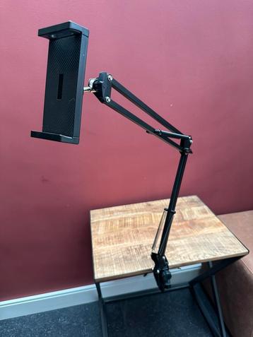Tablet/telefoonhouder met flexibile draaibare 360 arm beschikbaar voor biedingen