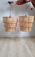 Twee rotan/houten hanglampen, Huis en Inrichting, Lampen | Hanglampen, Minder dan 50 cm, Zo goed als nieuw, Ophalen