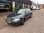 Volkswagen Passat 2.0 96KW 2004 Blauw, Auto's, Volkswagen, Zwart, 4 cilinders, 1984 cc, Blauw