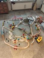 Houten treinbaan met diverse onderdelen, Ophalen