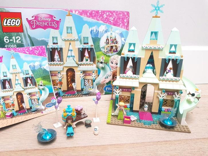 Lego Friends 41068 Arendelle's kasteelfeest Frozen met doos, Kinderen en Baby's, Speelgoed | Duplo en Lego, Zo goed als nieuw