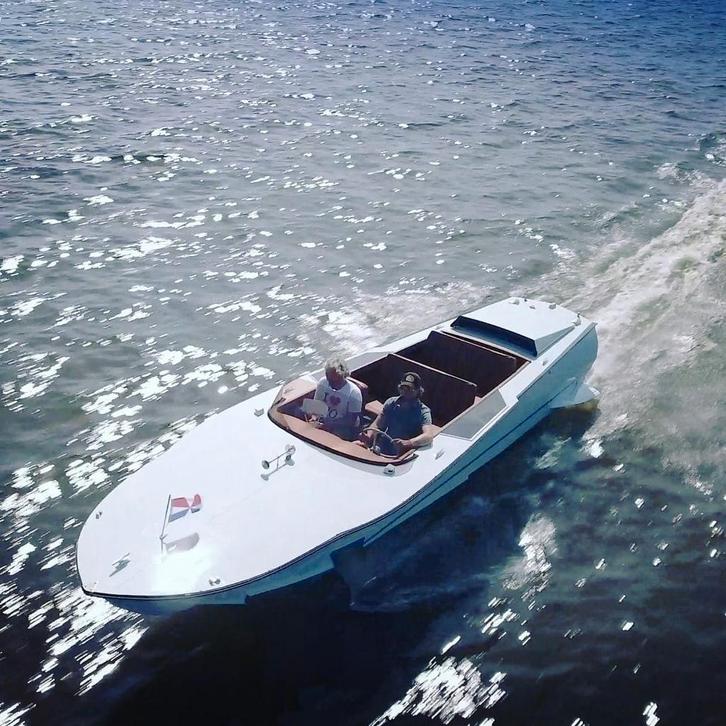 Volga draagvleugelboot hydrofoil Aluminium snelvarend, Watersport en Boten, Speedboten, Zo goed als nieuw, 6 meter of meer, Benzine