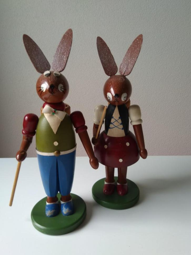 Ertsgebergte vintage paashazen paartje jaren 50, Erzgebirge, Verzamelen, Beelden en Beeldjes, Gebruikt, Dier, Ophalen of Verzenden
