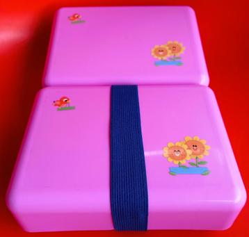 Blue Band broodtrommel roze (Box C 035, 036) - €1 per stuk beschikbaar voor biedingen