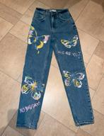 Bershka jeans maat 32 mom slim, Kleding | Dames, Nieuw, Ophalen of Verzenden, W27 (confectie 34) of kleiner, Bershka