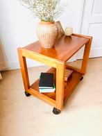 Massief teakhouten vintage Deens design serveerwagen., 55 tot 75 cm, Zo goed als nieuw, Rechthoekig, Hout
