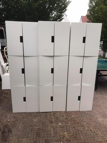Ikea wandkasten met lades en deurtjes