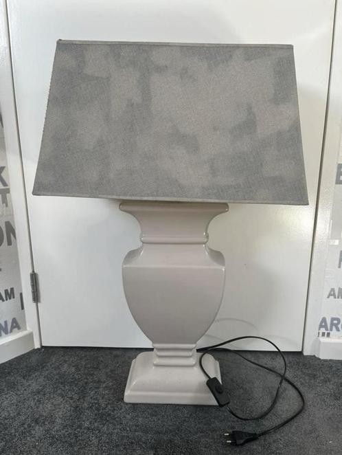 Grijze tafellamp, Huis en Inrichting, Lampen | Tafellampen, Zo goed als nieuw, 50 tot 75 cm, Ophalen