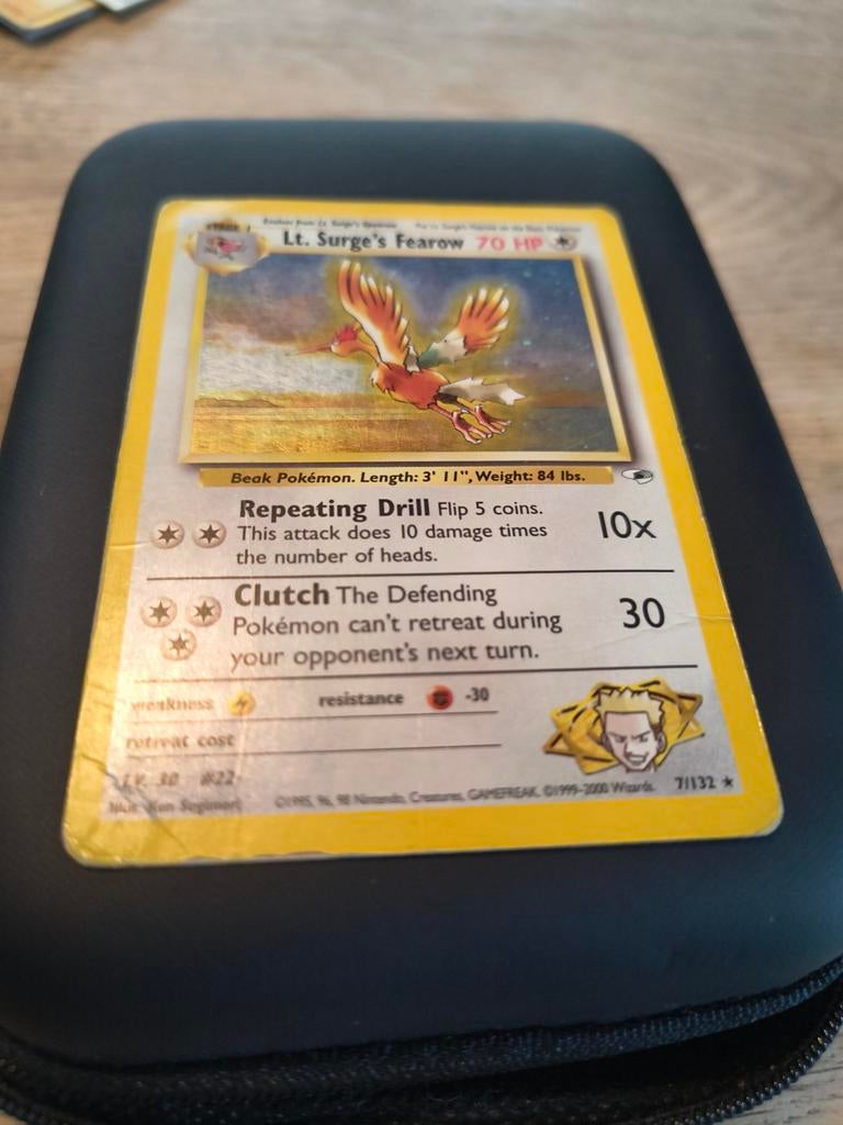 Lt surge fearow, Hobby en Vrije tijd, Verzamelkaartspellen | Pokémon, Ophalen of Verzenden, Zo goed als nieuw