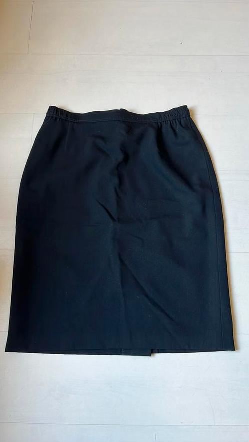 Seda Modell zwarte rok maat 42, Kleding | Dames, Rokken, Zo goed als nieuw, Maat 42/44 (L), Zwart, Knielengte, Ophalen of Verzenden