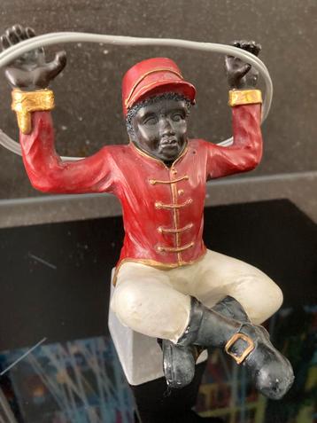 Vintage Beeldje van hars 15 cm hoog beschikbaar voor biedingen