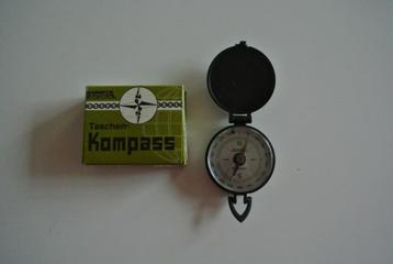 Set van 3 vintage kompassen (speelgoed?), nog in verpakking beschikbaar voor biedingen