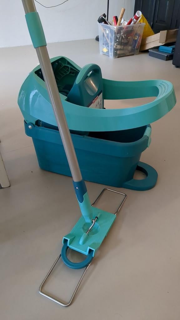 Leifheit Profi Dweilsysteem met Emmer, Huis en Inrichting, Schoonmaakartikelen, Ophalen of Verzenden, Dweilemmer, -bak, of -wagen