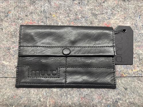 MUUD Hala etui, zwart (nieuwprijs €50), Sieraden, Tassen en Uiterlijk, Portemonnees, Nieuw, Zwart, Ophalen of Verzenden