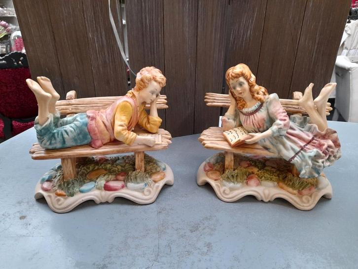 Set 2 antiek porseleinen beelden capodimonte, Antiek en Kunst, Antiek | Porselein, Ophalen of Verzenden