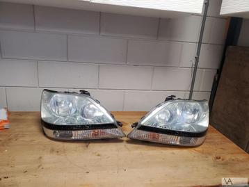 Lexus RX RX300 1998 - 2003 koplamp links rechts €150 /stuk beschikbaar voor biedingen