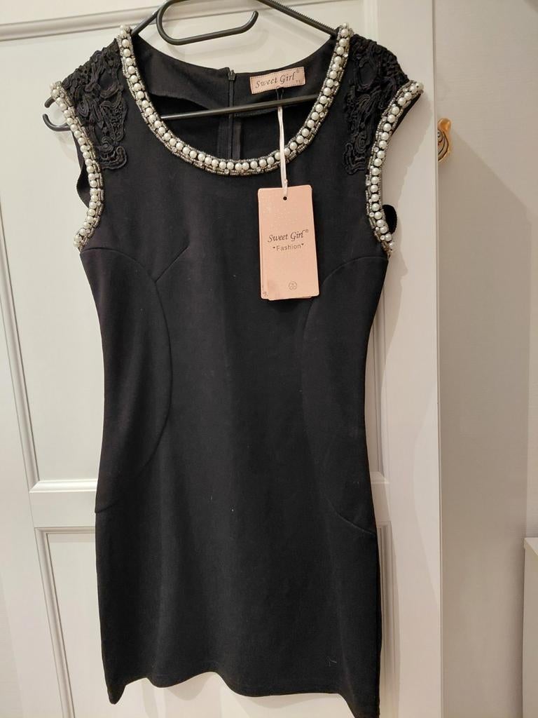 Zwart jurkje maat 36, NIEUW
Sweet girl, Kleding | Dames, Jurken, Zwart, Nieuw, Ophalen of Verzenden, Maat 36 (S)