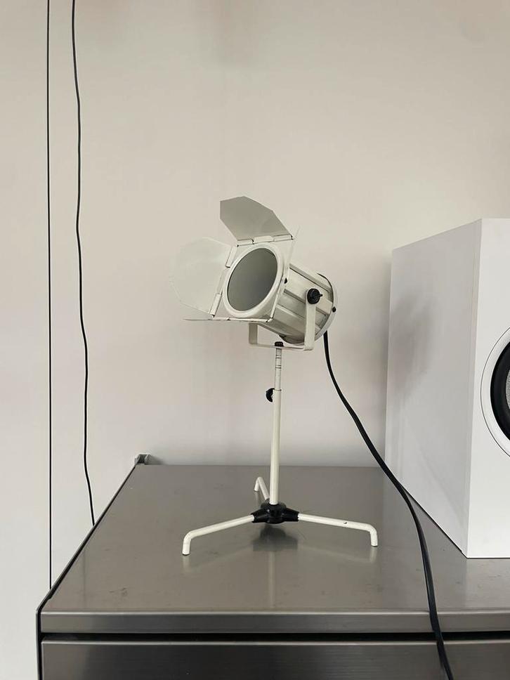 Vintage Film Projector Tafellamp Studio Stijl, Huis en Inrichting, Lampen | Vloerlampen, Gebruikt, Minder dan 100 cm, Metaal, Ophalen of Verzenden