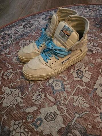 Off-White Off Court 3.0 High sneakers. beschikbaar voor biedingen