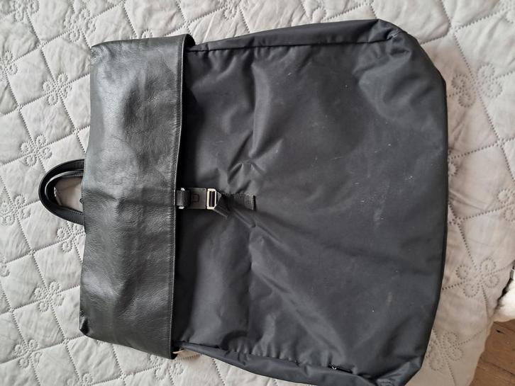 Y'saccs(YSL) veel vakken,(schouder) LAPTOPTAS, Computers en Software, Laptoptassen, Zo goed als nieuw, 17 inch of meer, Ophalen of Verzenden