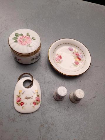 Royal albert flower of the month los te koop  beschikbaar voor biedingen