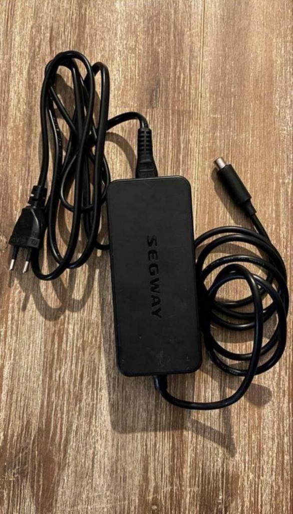 Originele nieuwe opladers voor Ninebot Segway steps, Telecommunicatie, Mobiele telefoons | Telefoon-opladers, Nieuw, Overige merken