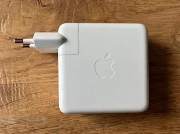 67 Watt Apple MacBook Power Adapter / Oplader beschikbaar voor biedingen