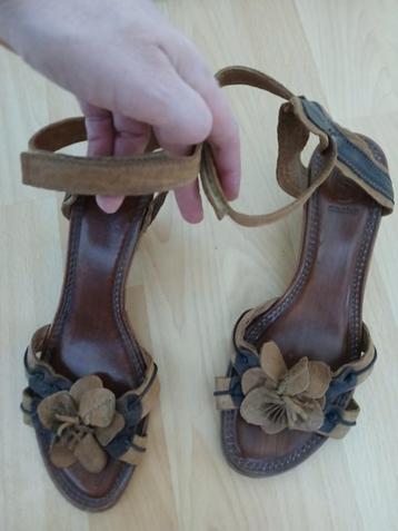 Maat 41 Sacha leren sandalen met hakje 6,5cm beschikbaar voor biedingen