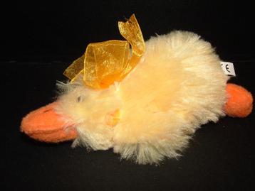 MOOIE EEND LIGGEND PLUCHE GEEL MET VELOURS ORANJE  beschikbaar voor biedingen