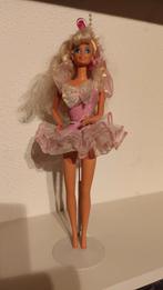 Barbie pretty surprise. In nette staat. Exclusief standaard., Ophalen of Verzenden, Zo goed als nieuw, Pop