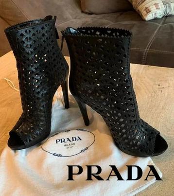 Prada, peep toe laarsjes, stilletto, maat 38,5 beschikbaar voor biedingen