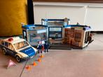 Playmobil politiebureau 4264 met politieauto 4260, Kinderen en Baby's, Speelgoed | Playmobil, Ophalen of Verzenden, Zo goed als nieuw