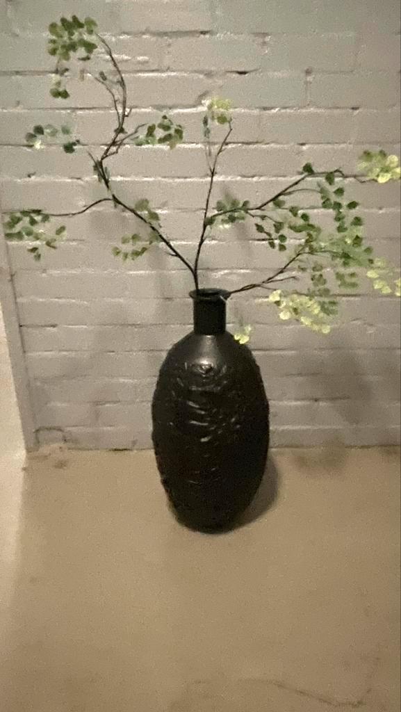 Grote zwarte glazen vaas, niet gratis wel betaalbaar, Huis en Inrichting, Woonaccessoires | Vazen, Zo goed als nieuw, Zwart, 50 tot 75 cm