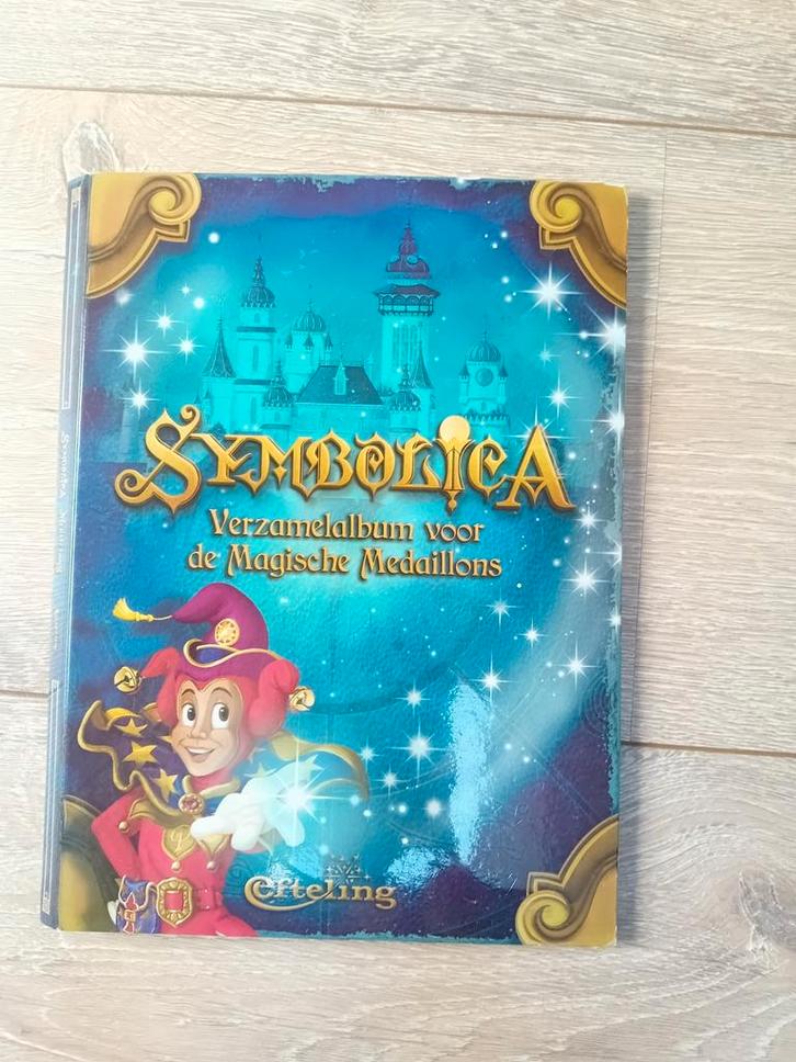 Efteling verzamelalbum van emté., Verzamelen, Supermarktacties, Plus, Ophalen of Verzenden