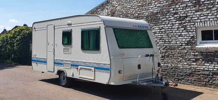 Adria Unica 461 - 5105 Caravan - bouwjaar 2001 prima in orde, Caravans en Kamperen, Caravans, Particulier, tot en met 4, Adria