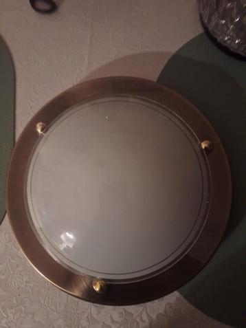 Gouden Kamerlamp met Glazen Kap beschikbaar voor biedingen