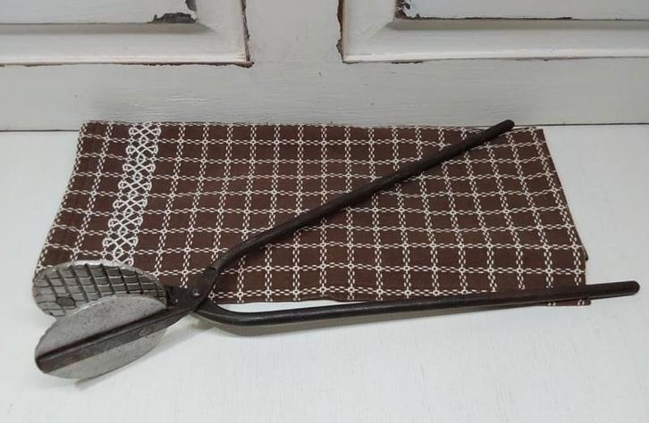 Antiek gietijzeren wafelijzer, Antiek en Kunst, Antiek | Keukenbenodigdheden, Ophalen of Verzenden