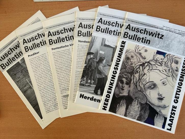 Auschwitz bulletins 6 stuks plus poster, Boeken, Oorlog en Militair, Gelezen, Overige onderwerpen, Tweede Wereldoorlog, Ophalen of Verzenden