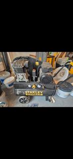 Stanley Fatmax Luchtcompressor – 2 jaar oud – In goede staat, Doe-het-zelf en Verbouw, Compressors, Ophalen, Zo goed als nieuw