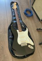 Fender Stratocaster incl. hoes & standaard, Muziek en Instrumenten, Ophalen, Zo goed als nieuw, Solid body, Fender