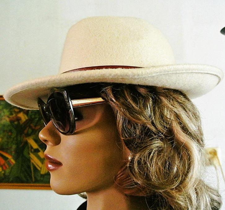 Wollen lana hoed creme roomwit beige Italiaanse hoed Italy L, Kleding | Dames, Hoeden en Petten, Gedragen, Hoed, 58 cm (L, 7¼ inch) of meer