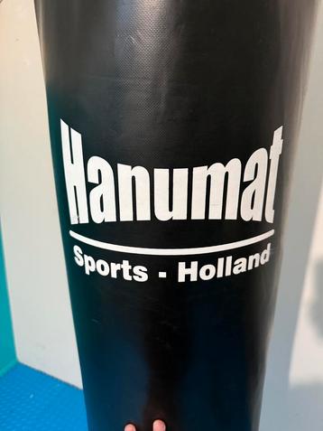 Bokszak 150cm met muurbeugel beschikbaar voor biedingen
