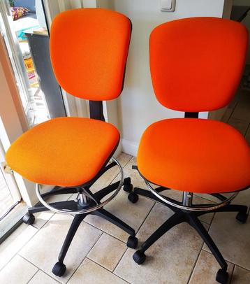 2 hoge werkstoelen stoel barkrukken voetenring chroom buis