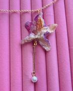 Resin bloem ketting met parel hangertje, Sieraden, Tassen en Uiterlijk, Kettingen, Overige kleuren, Verzenden, Nieuw, Overige materialen