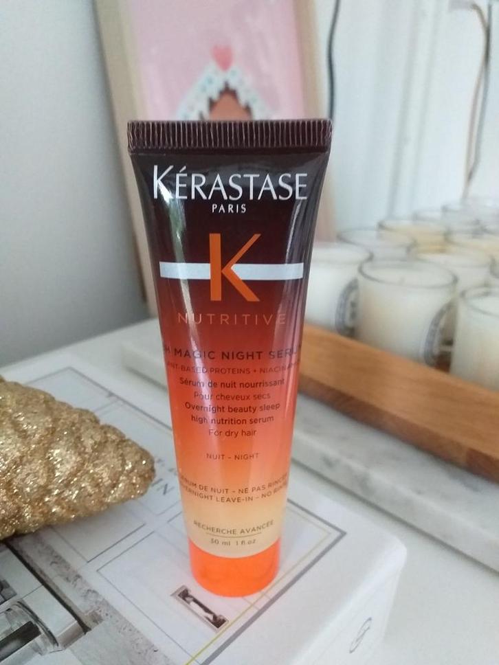 30 ML Kérastase Nutritive 8H Magic Night Serum voor € 12,50 , Sieraden, Tassen en Uiterlijk, Uiterlijk | Haarverzorging, Zo goed als nieuw
