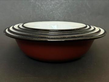 Complete Bordeaux Rode Emaille Schalen Set beschikbaar voor biedingen